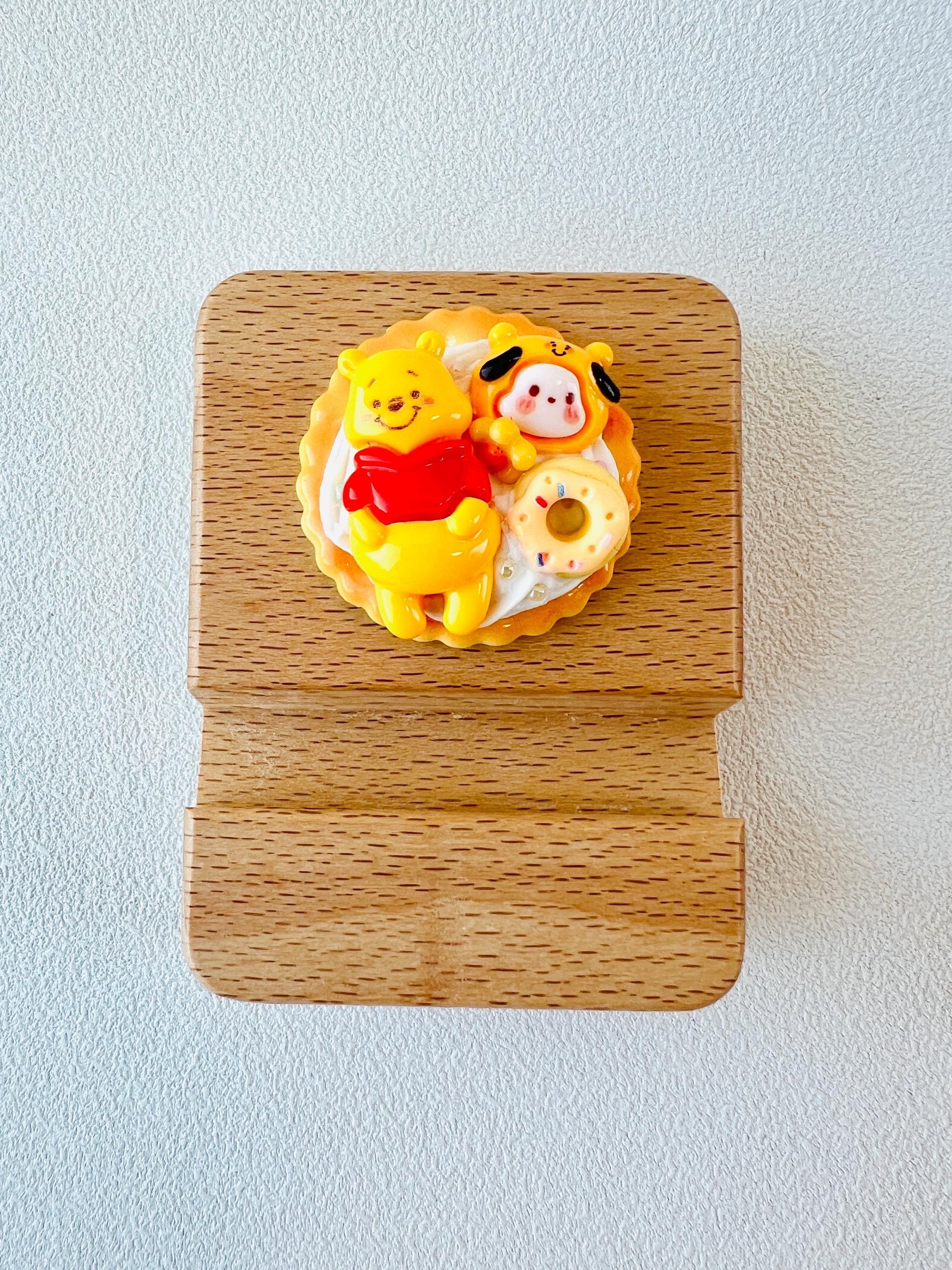 Sanrio Theme Personalized Engraving Phone Stand Sanrio Wooden Phone Support Phone Holder Desk Decor Adorable Gift