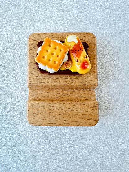 Food Themed Personalized Name Engraving Phone Dock Miniature Food Wooden Phone Support Phone Holder Desk Decor Adorable Gift