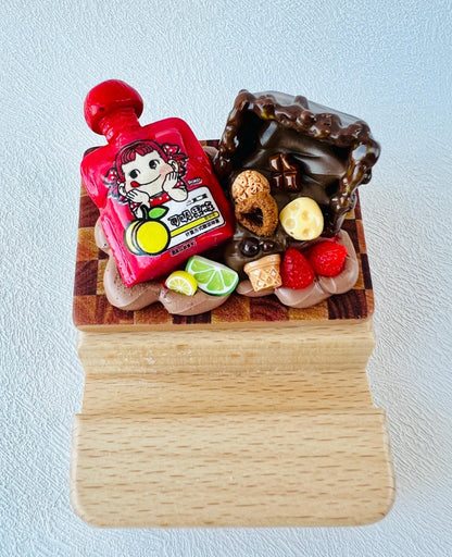 Food Themed Personalized Engraving Phone Stand Wooden Phone Support Cute Phone Holder Desk Decoration Unique Phone Stand for Gifts