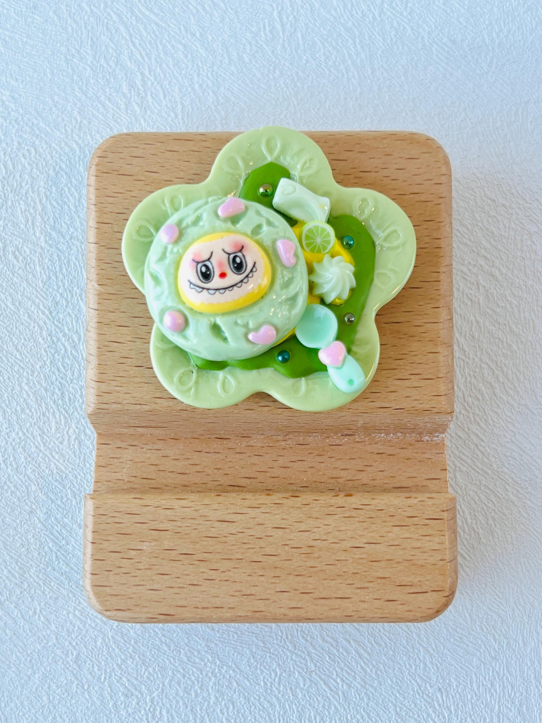 Labubu Personalized Engraving Phone Stand Wooden Phone Support Decorated with Labubu Charms Phone Holder Desk Adorable Gift