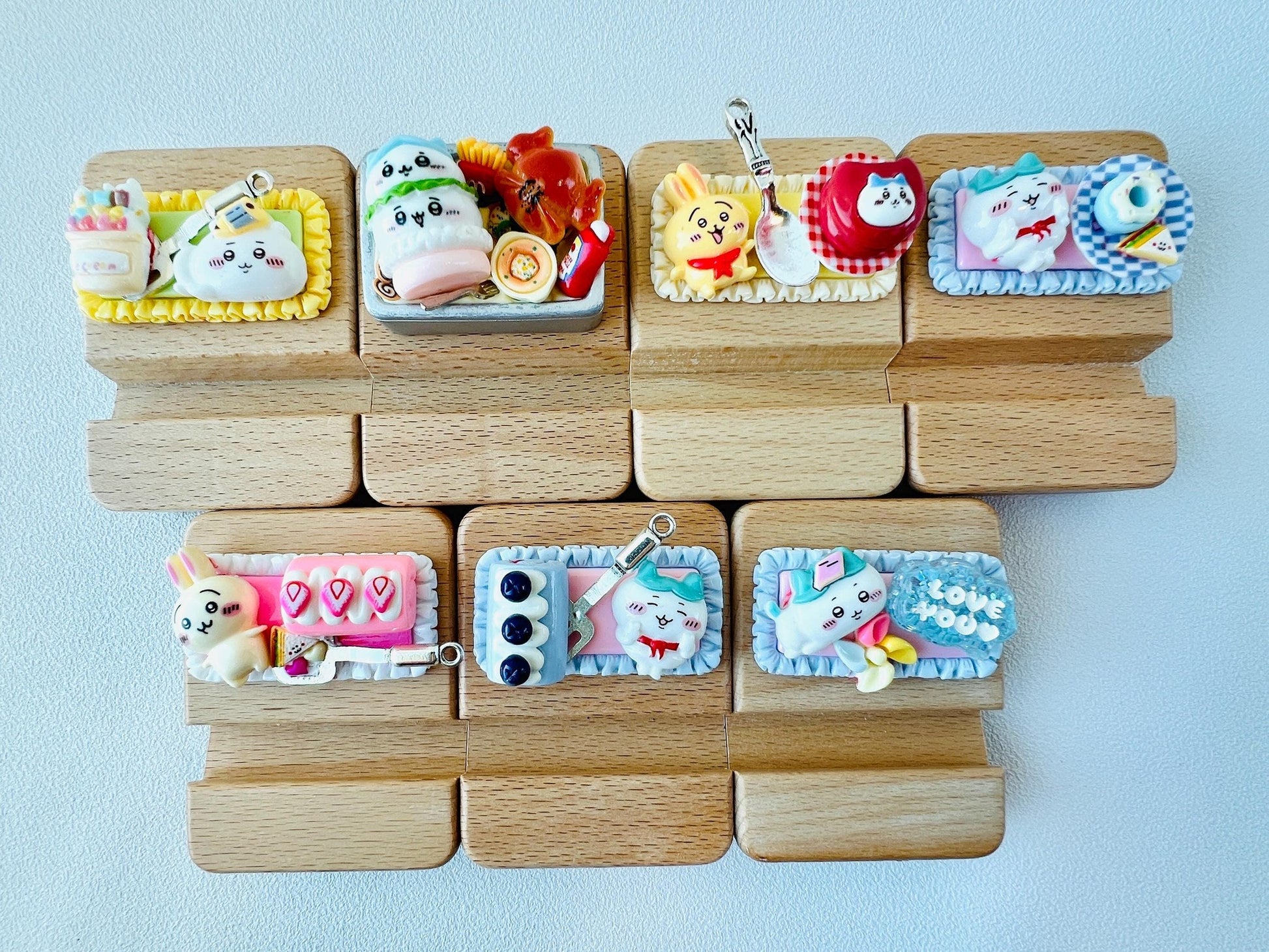 Chiikawa Themed Personalized Name Engraving Phone Stand