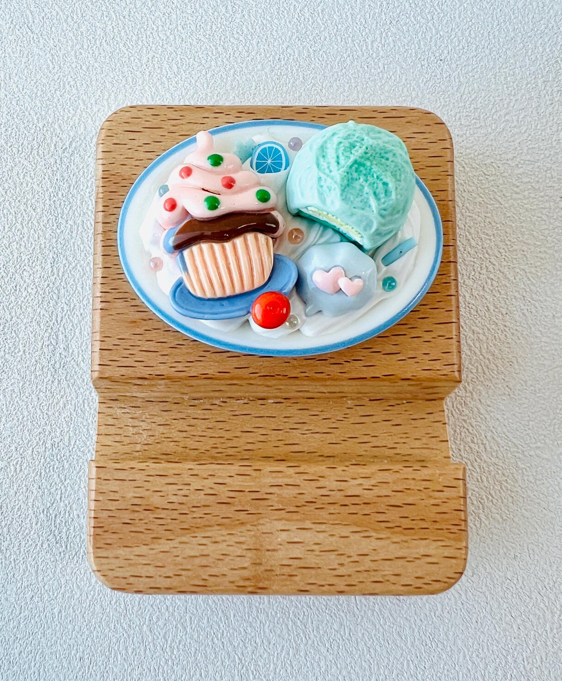 Food Lover Personalized Engraving Wooden Phone Stand