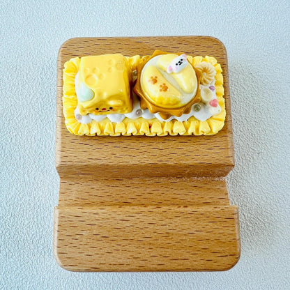 Food Themed Personalized Name Engraving Phone Dock Miniature Food Wooden Phone Support Phone Holder Desk Decor Adorable Gift