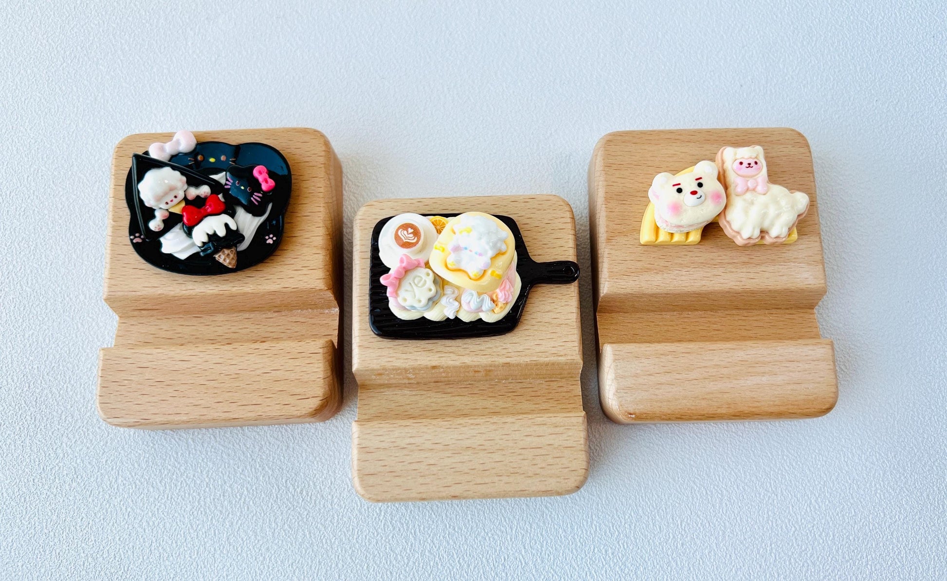 Sheep Theme Personalized Engraving Phone Stand Wooden Phone Support Phone Holder Desk Decor Adorable Gift