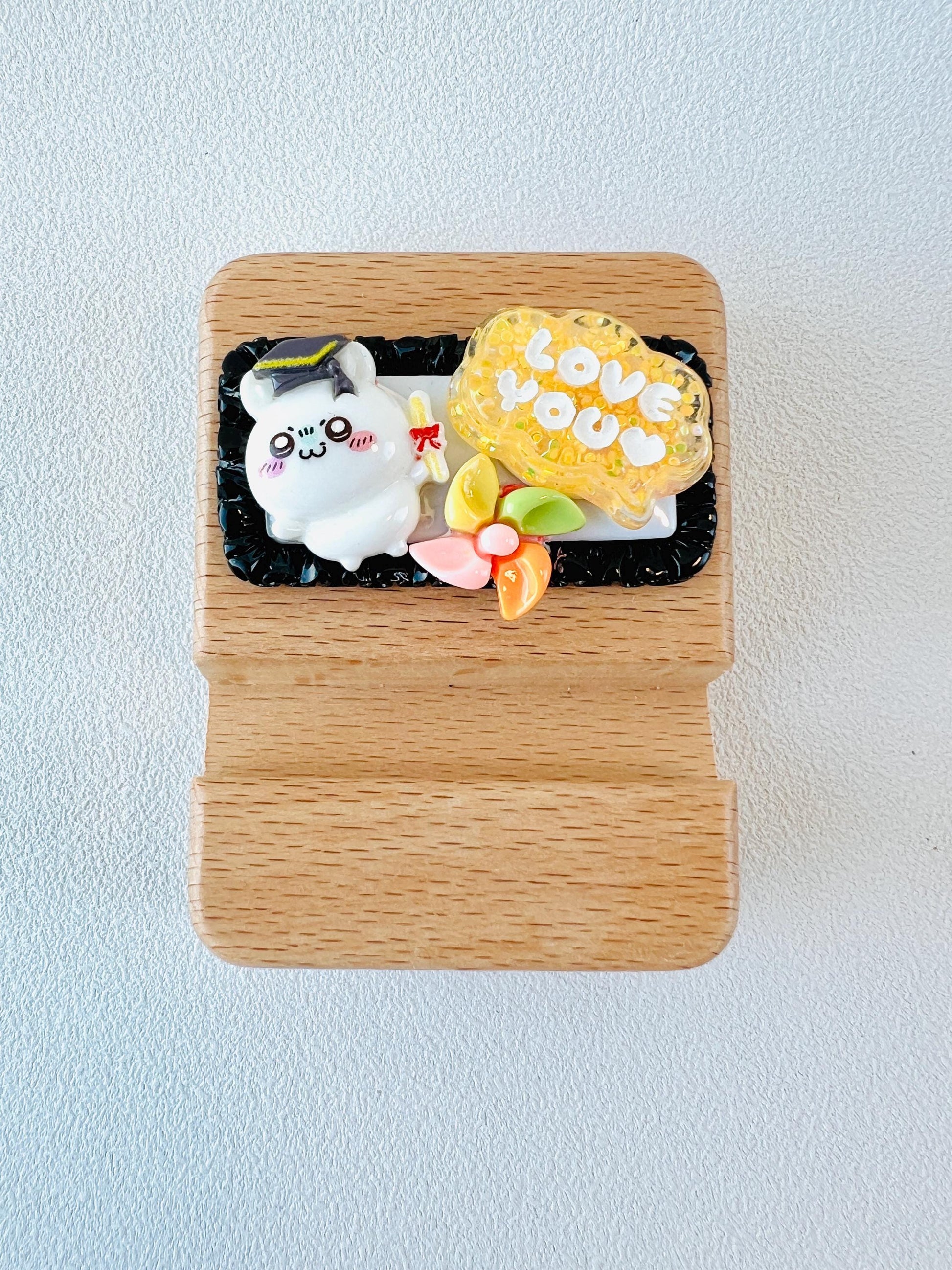 Cute Personalized Phone Stand Chiikawa Graduation Personalized Gift Name Engraved Wooden Phone Holder Desk Decoration Kawaii Gift