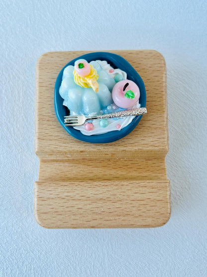 Food Themed Personalized Engraving Phone Stand Wooden Phone Support Cute Phone Holder Desk Decoration Unique Phone Stand for Gifts
