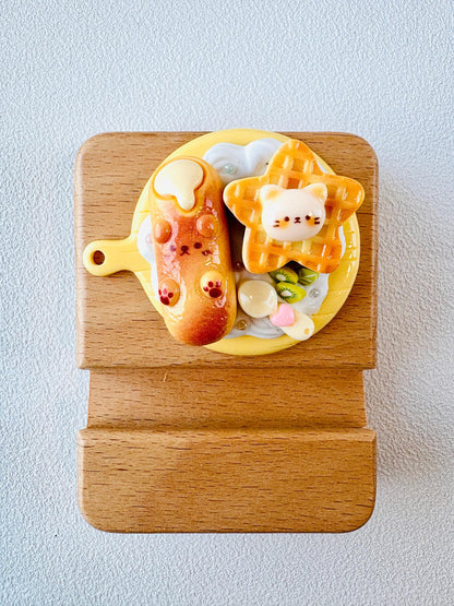 Custom Name Engraving Phone Stand Cute Cat Lovers Wooden iPhone Holder Personalized Gift Desk Decoration Cute Birthday Gifts