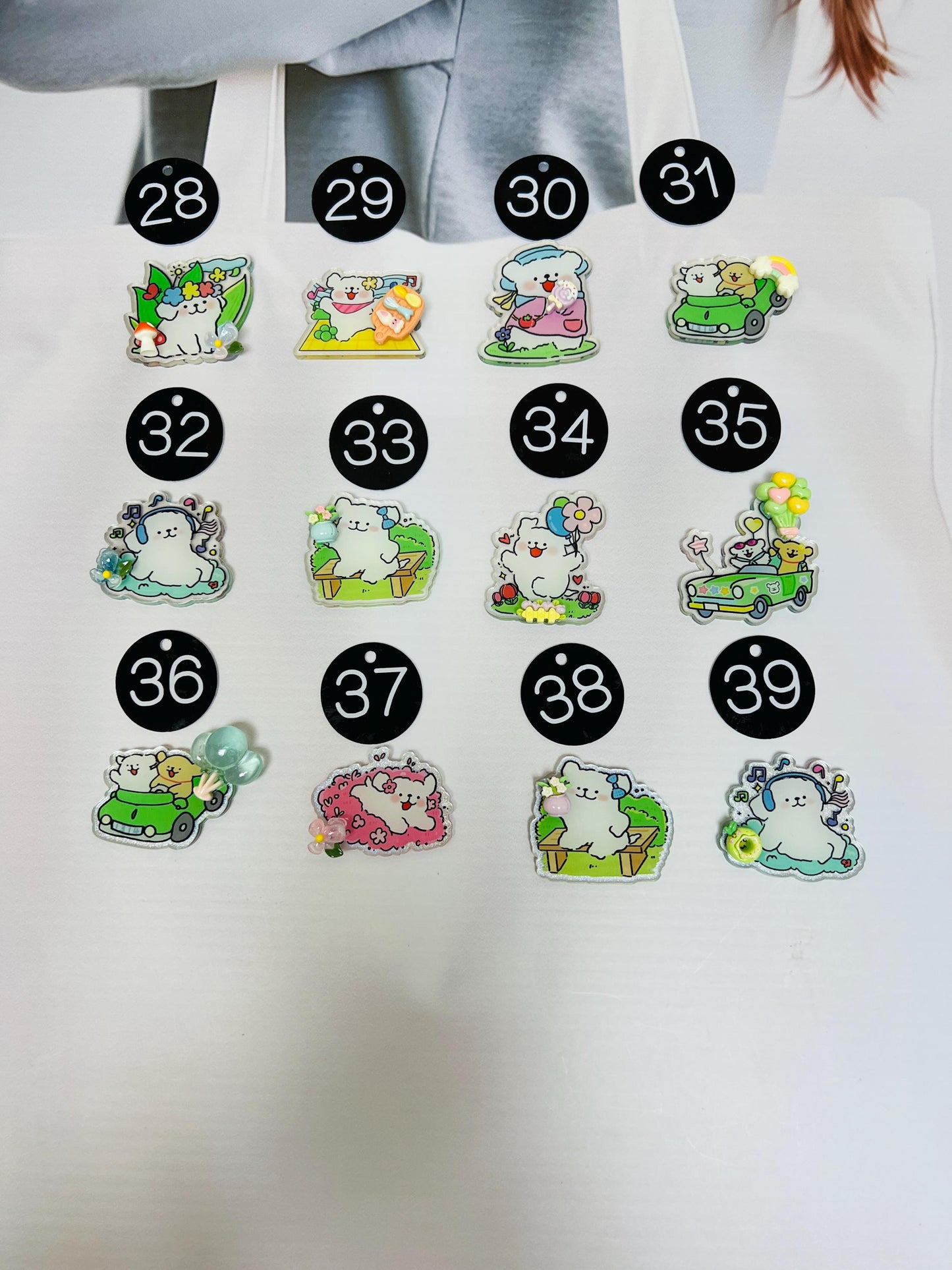 Maltese Puppy Keychain Decorated with Resin Charms | Kawaii Charm Bag Charm Handmade Accessory Acrylic Keychain Gift