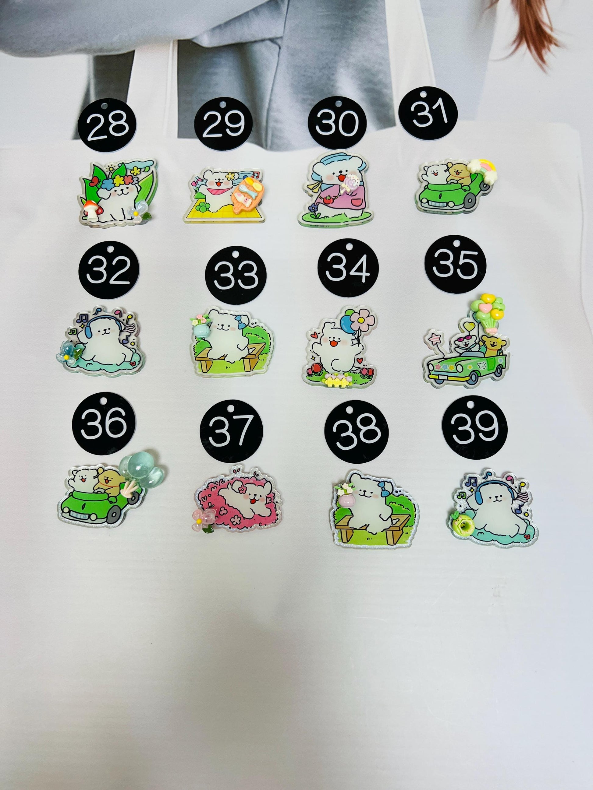 Maltese Puppy Keychain Decorated with Resin Charms | Kawaii Charm Bag Charm Handmade Accessory Acrylic Keychain Gift