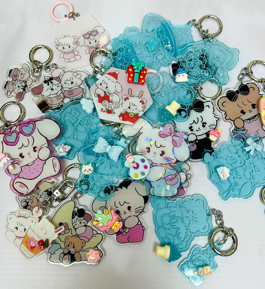 Mikko Keychain Decorated with Resin Charms | Kawaii Charm Bag Charm Handmade Accessory Acrylic Keychain Gift