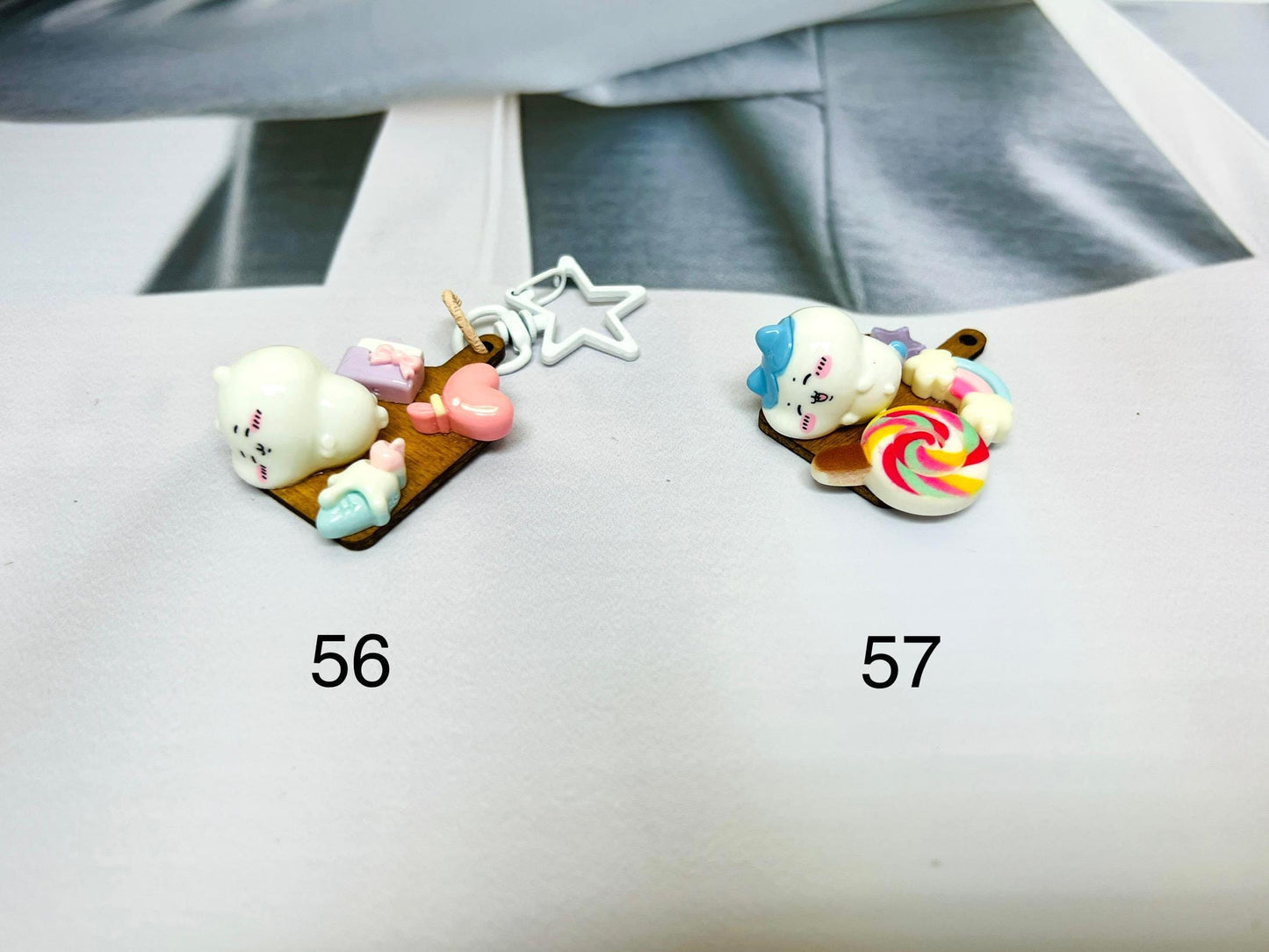 Chiikawa Keychain Decorated with Resin Charms | Kawaii Charm Bag Charm Handmade Accessory Acrylic Keychain Gift